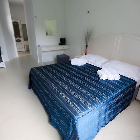 Гостевой дом Hometel 4 FRIENDS Гагра Экстерьер фото
